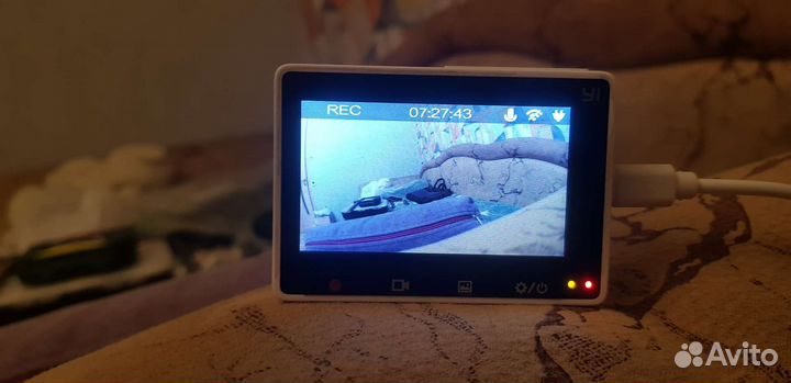 Видеорегистратор Xiaomi YI smart dash camera