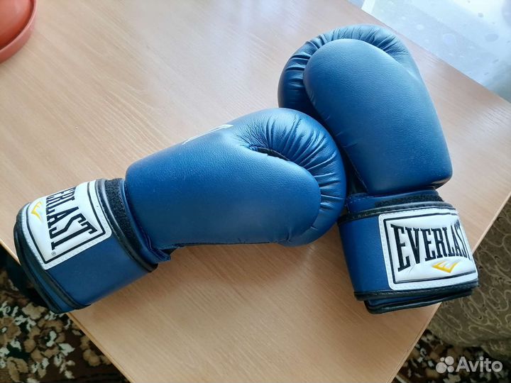 Боксерские перчатки 12 oz everlast