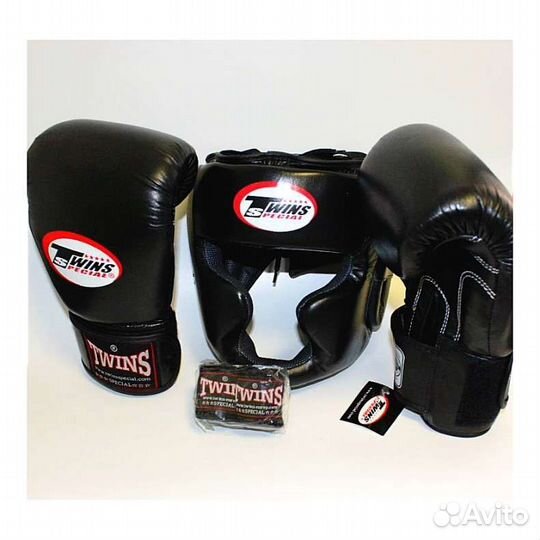 Боксерские перчатки и шлем Twins