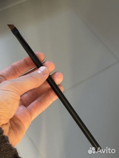 Кисть скошенная Nars 47