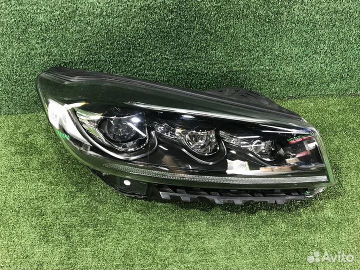 Фара правая Kia Sorento/Sorento Prime