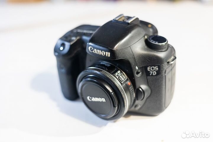 Зеркальный фотоаппарат