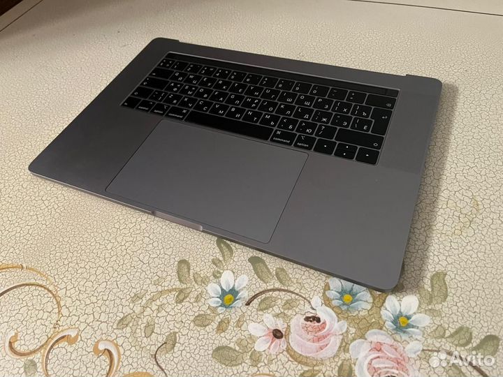 Топкейс с материнкой А1990 2019 г