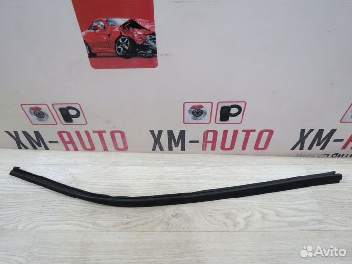 Уплотнитель двери передний левый Hyundai Solaris 2