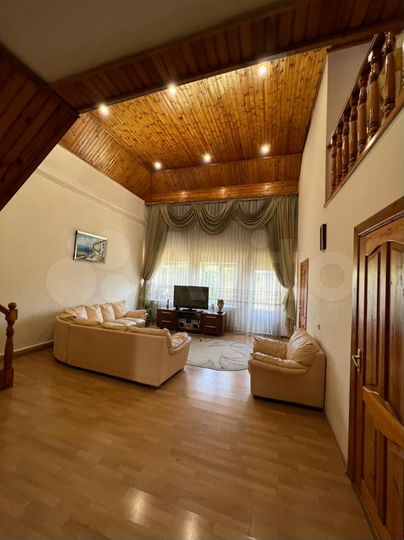 Дом 170 м² на участке 6 сот.