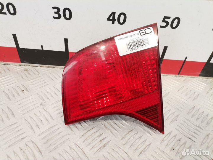 Фонарь крышки багажника правый Audi A4 B6 2005