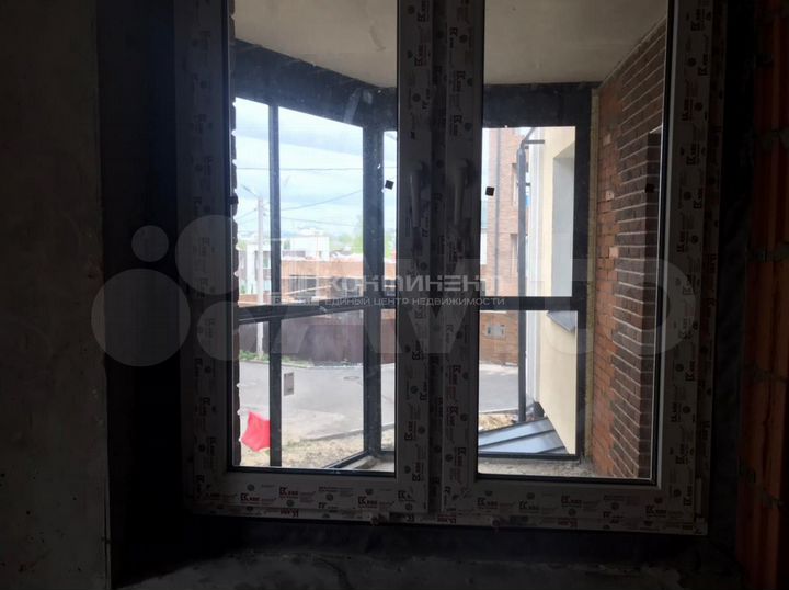 2-к. квартира, 64 м², 1/4 эт.