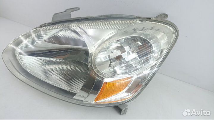 Фара левая Toyota Platz NCP12
