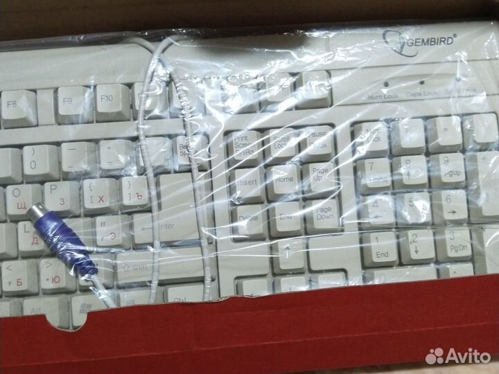 Механическая клавиатура белая