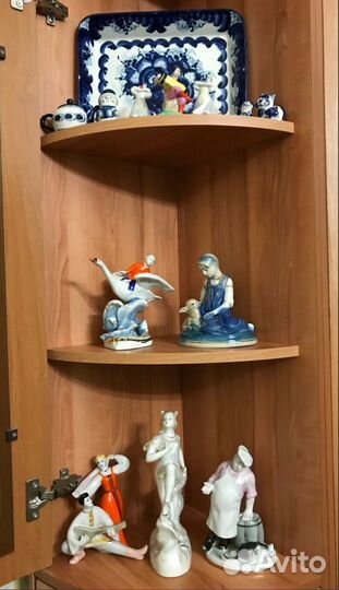 Фарфоровая статуэтка 