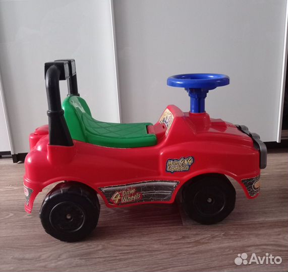Машинка каталка Полесье с ручкой