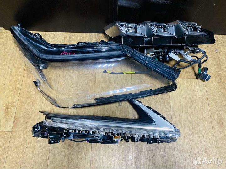 Фара передняя права LED Lexus LX570 / LX450D 2015