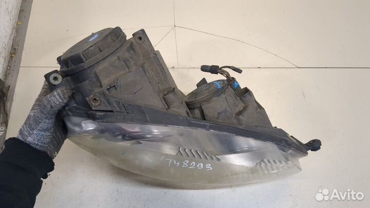 Фара (передняя) правая Volkswagen Jetta 5