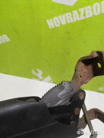 Рычаг стояночного тормоза Фольксваген Гольф 3 Ве