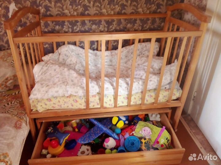 Детская кровать маятник