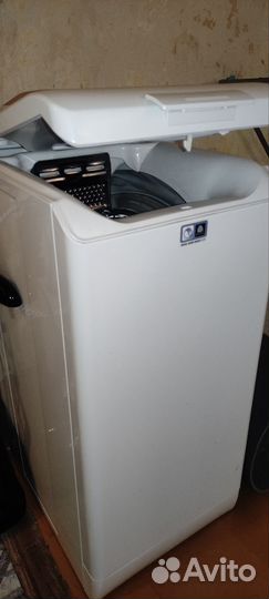 Стиральная машина Electrolux EWT0862IFW белый