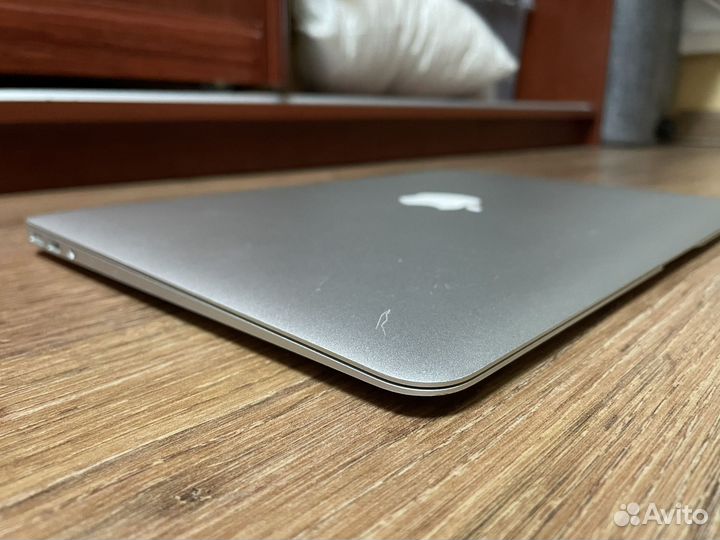 Apple MacBook Air 13 2017 8gb, новая АКБ