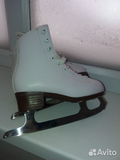 Фигурные коньки Graf Davos Gold, 28р