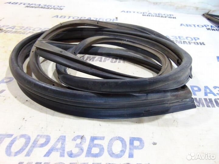 Уплотнитель двери для Toyota Carina 6 1992-1998г