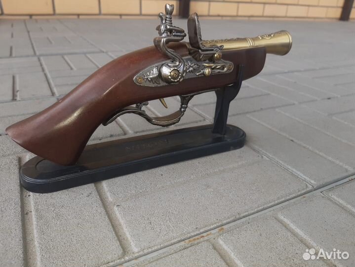 Зажигалка пистолет СССР