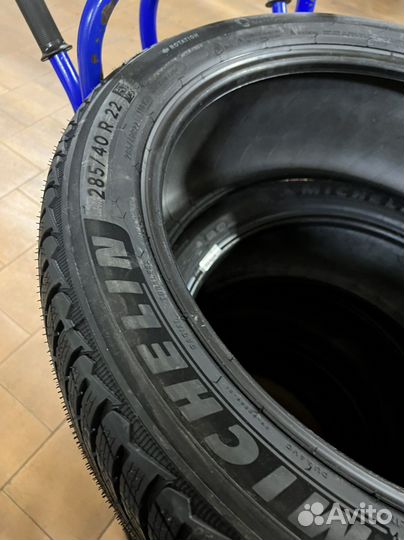 Michelin Alpin 5 285/40 R22