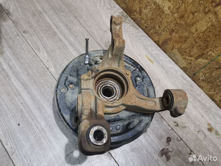 Цапфа задняя правая на Renault Duster