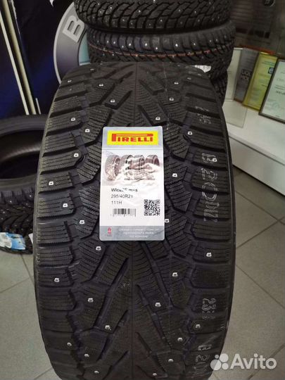 Pirelli Ice Zero 295/40 R21