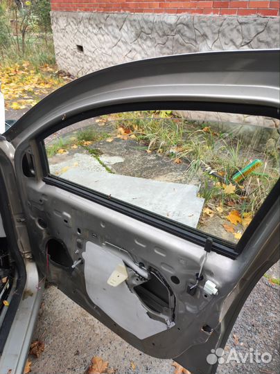 Дверь передняя Renault sandero 2