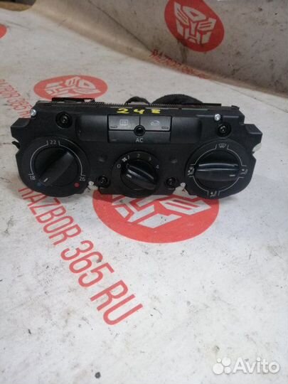 Блок управления климат-контролем Volkswagen Touran