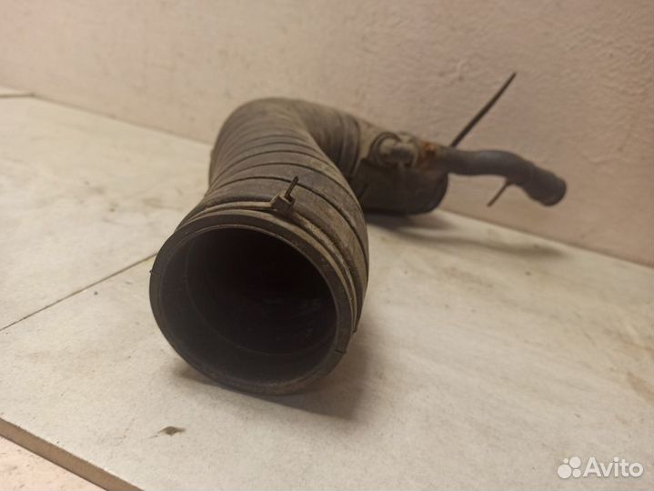 Патрубок воздушного фильтра 357129627N