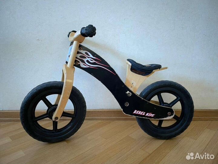 Беговел деревянный