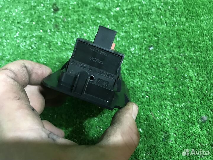 Кнопка регулировка фар лючка бензобака Citroen C4