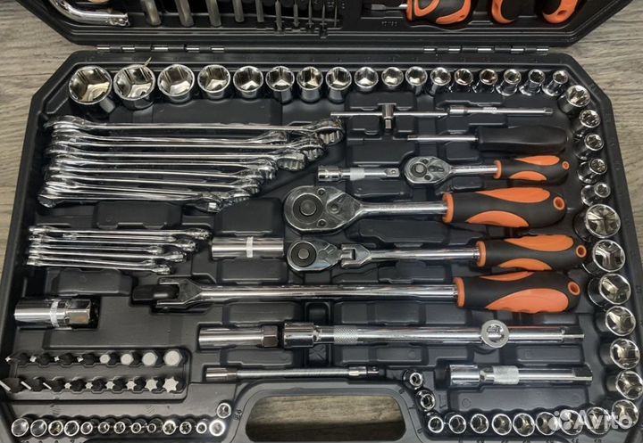 Набор инструментов для автомобиля 129 предметов