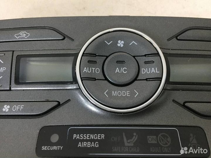 Блок управления климатической установкой Toyota Auris E150 2006-2012