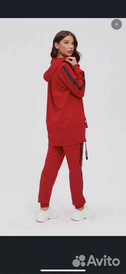 Спортивный костюм женский