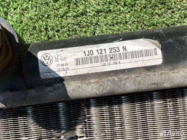 Радиатор (основной) Volkswagen Golf 1.4 1999