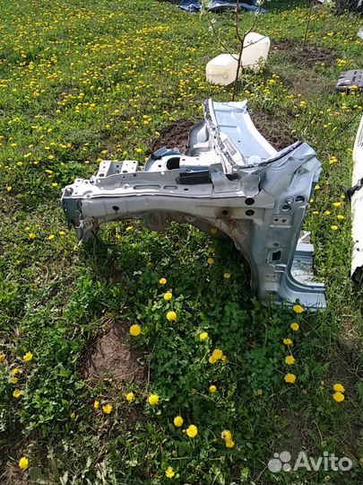 Четверть передняя левая Renault Megan 2