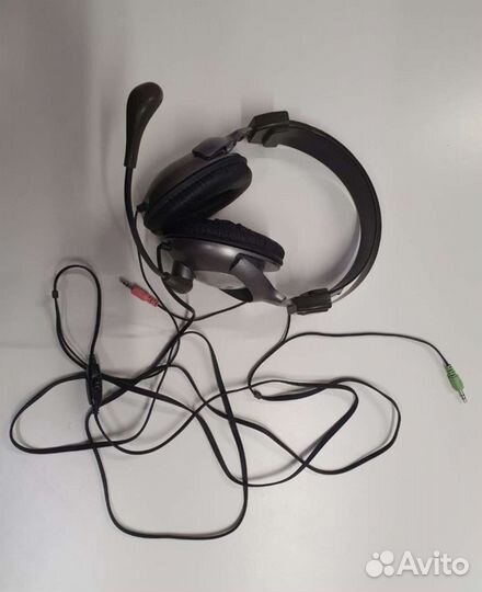 Наушники с микрофоном