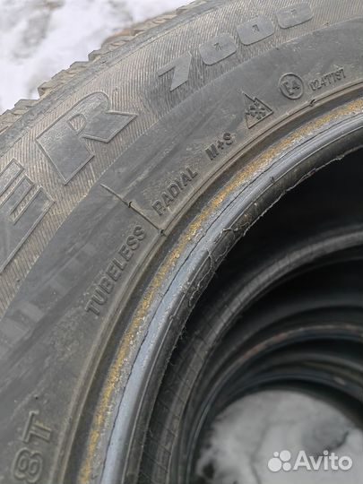 Bridgestone Ice Cruiser 7000 215/65 R16 98T