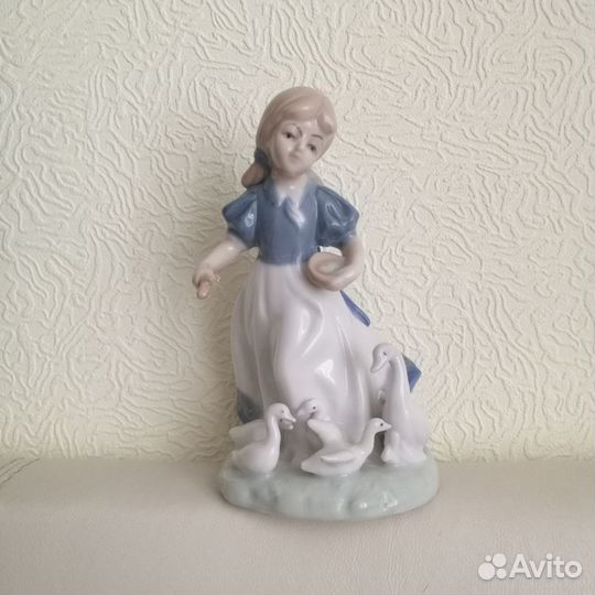 Фарфоровые и керамические статуэтки