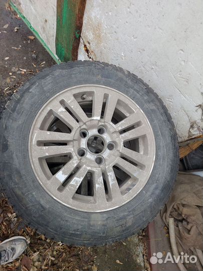 Колеса в сборе зимние 195/65 R15 на литье