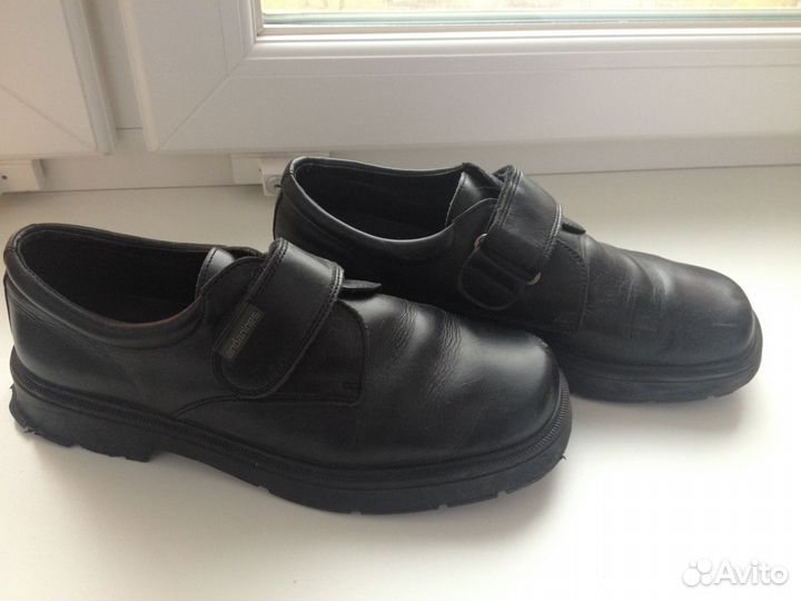 Продаю туфли на мальчика