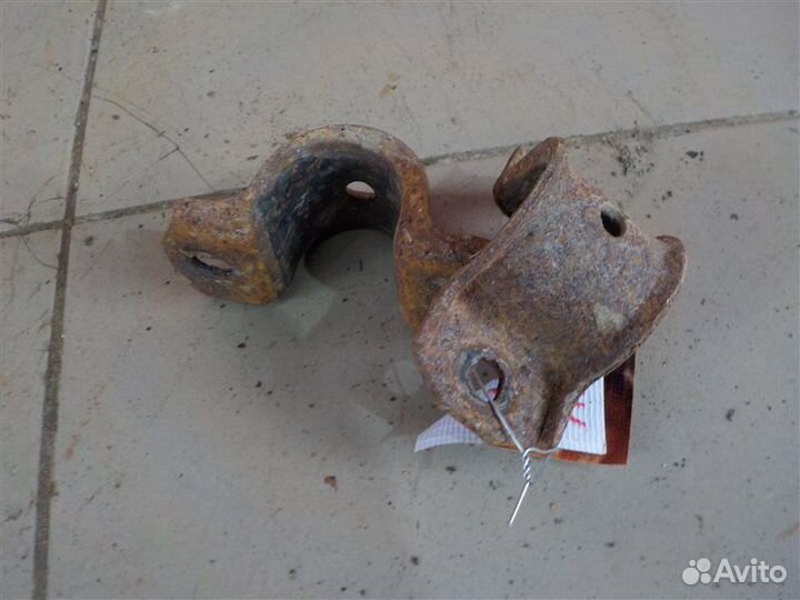 Скобы стабилизатора передние LADA Priora хэтчбэк