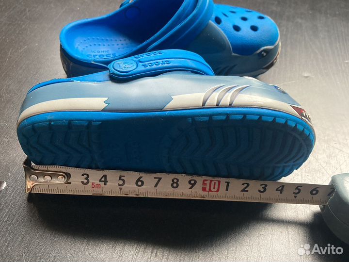 Crocs детские акулы С 8