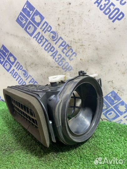 Дефлектор воздушный Renault Fluence седан 1.6 K4M