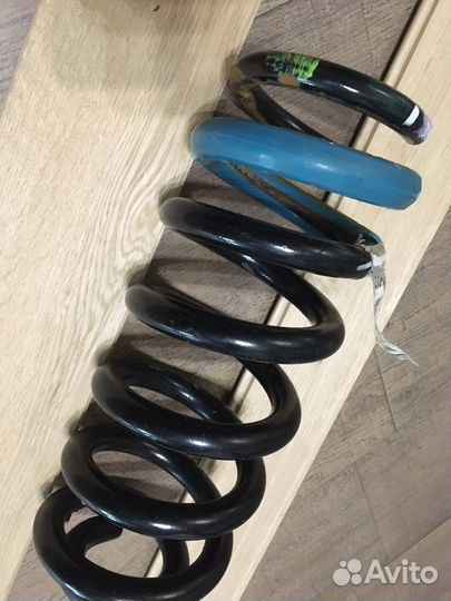 Задняя пружина grand cherokee 2012