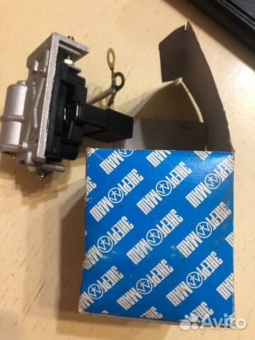 Регулятор напряжения