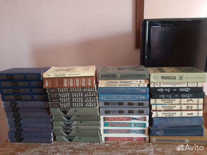 Продам книги