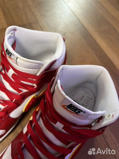 Nike Dunk High Chenille Swoosh