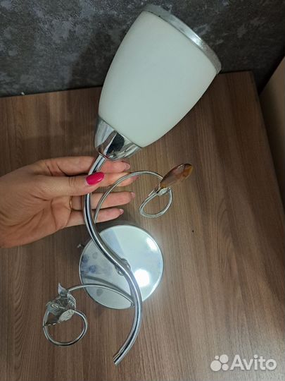 Люстра и светильник